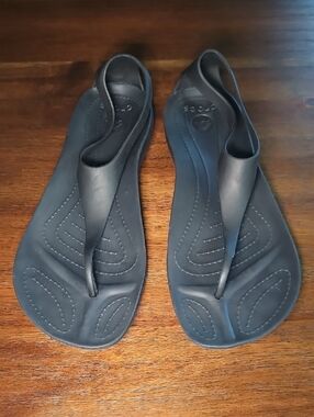 Crocs Sexi Flip Flops Serena Comfort TStrap ThongSlip-On Sandals Black W 8